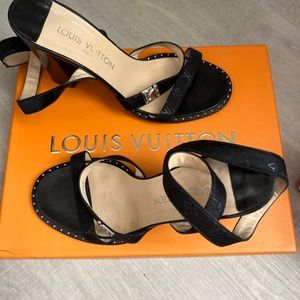 louis vuitton black monogram mini lin satin